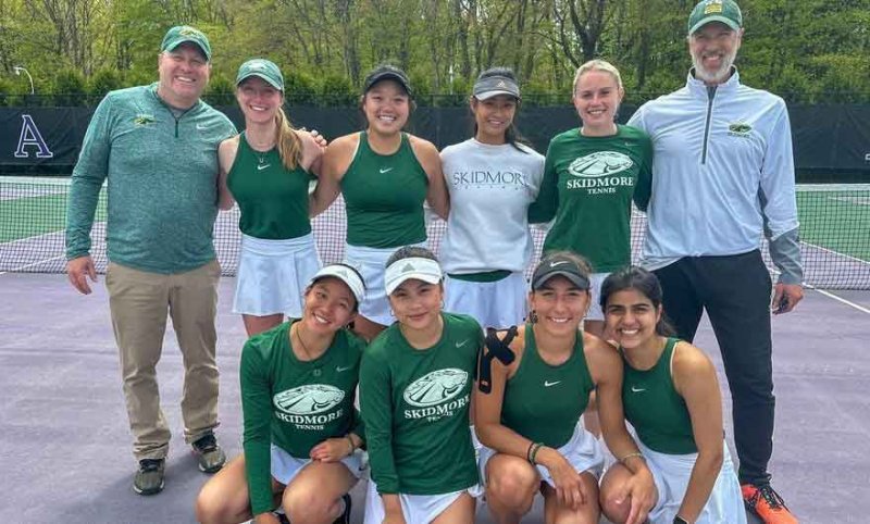 The Skidmore College women’s tennis team poses during their NCAA Division III Tournament appearance last week. Photo via Skidmore Athletics. 