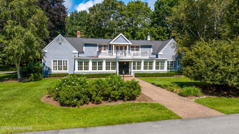 This week’s fabulous home at 75 Arrowhead Rd in Saratoga Springs listed by Kate Naughton and sold by  Mara King and Christine Hogan Barton from Roohan Realty. This home sold for $2,500,000.