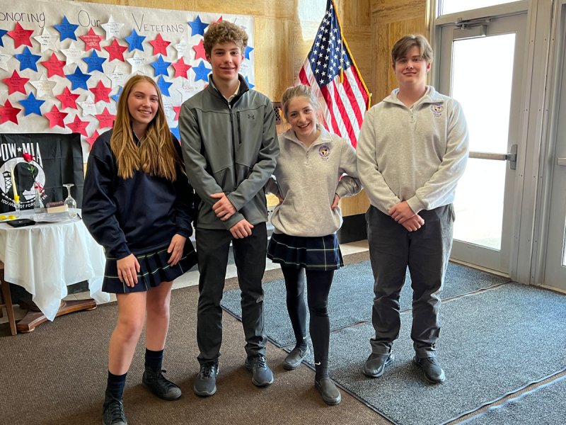 Left to right: Saratoga Central Catholic students Ava Brown, Ronan Roe, Annie Munn, and Ethan Schwaner. Poto by Dylan McGlynn.