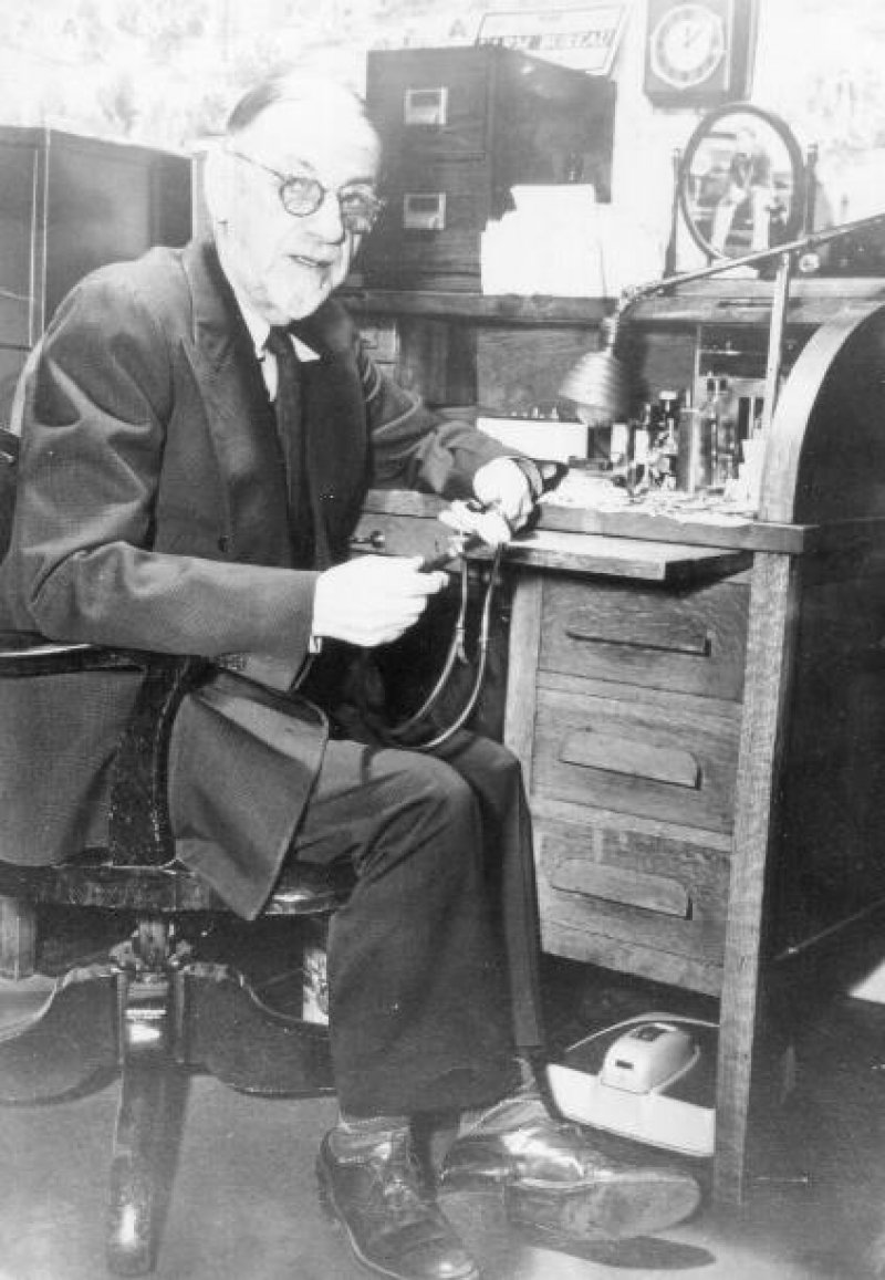 Dr. John MacElroy in his Jonesville office, c. 1950. Photo provided by The Saratoga County History Roundtable.