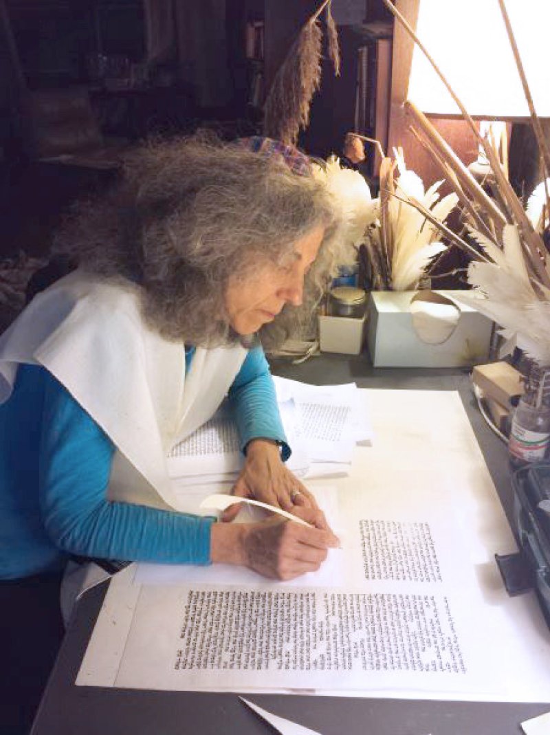 Photo of Rabbi Linda Motzkin provided by Sara Miga.
