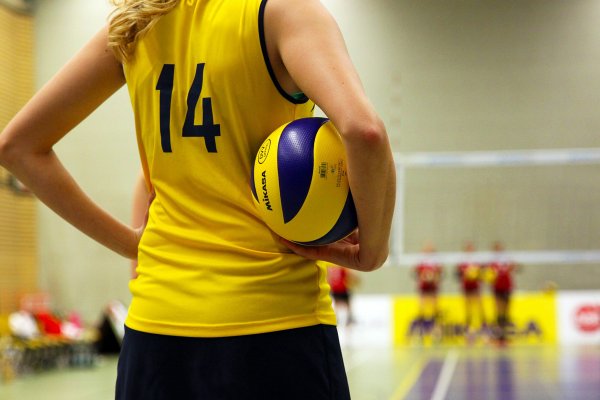 Girls Volleyball: Saratoga Central Catholic Saints Shutout Cambridge