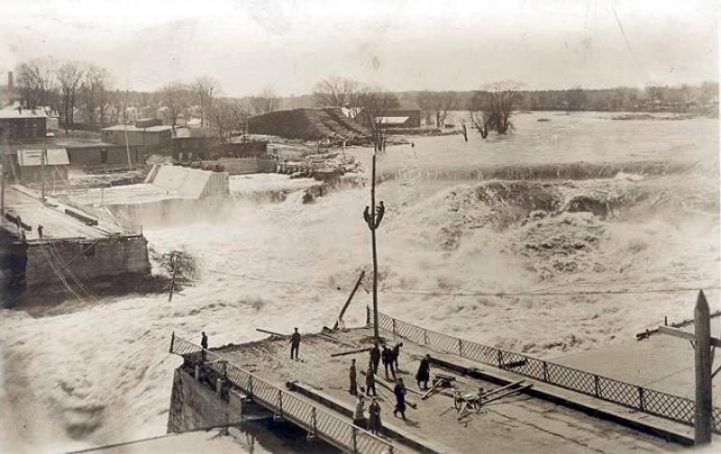 1913 Flood takes out bridge at South Glens Falls (Chapman Museum). Photo provided by The Saratoga County History Roundtable.